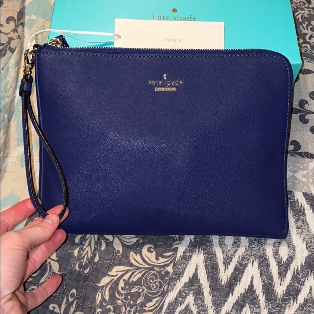 Kate Spade NAVY Evercharge purse or wristlet - Picture 3 of 8